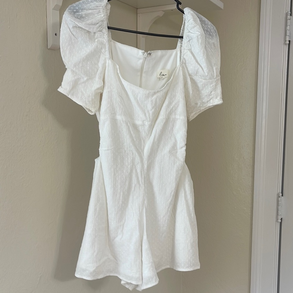 White puff sleeve romper
